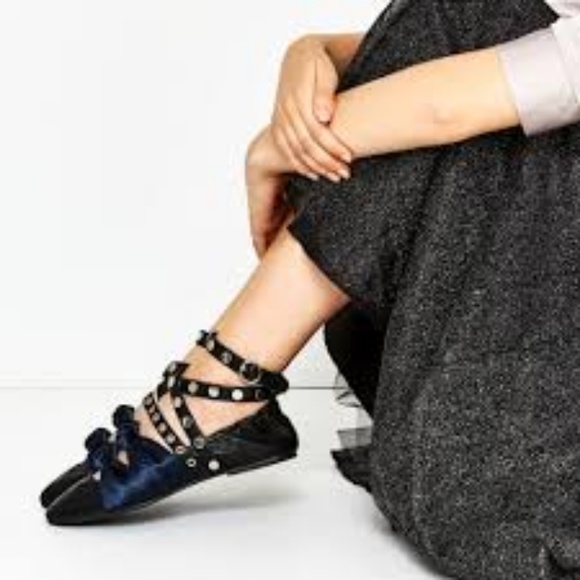 Zara Shoes - Zara size 5 strappy ballet flats black